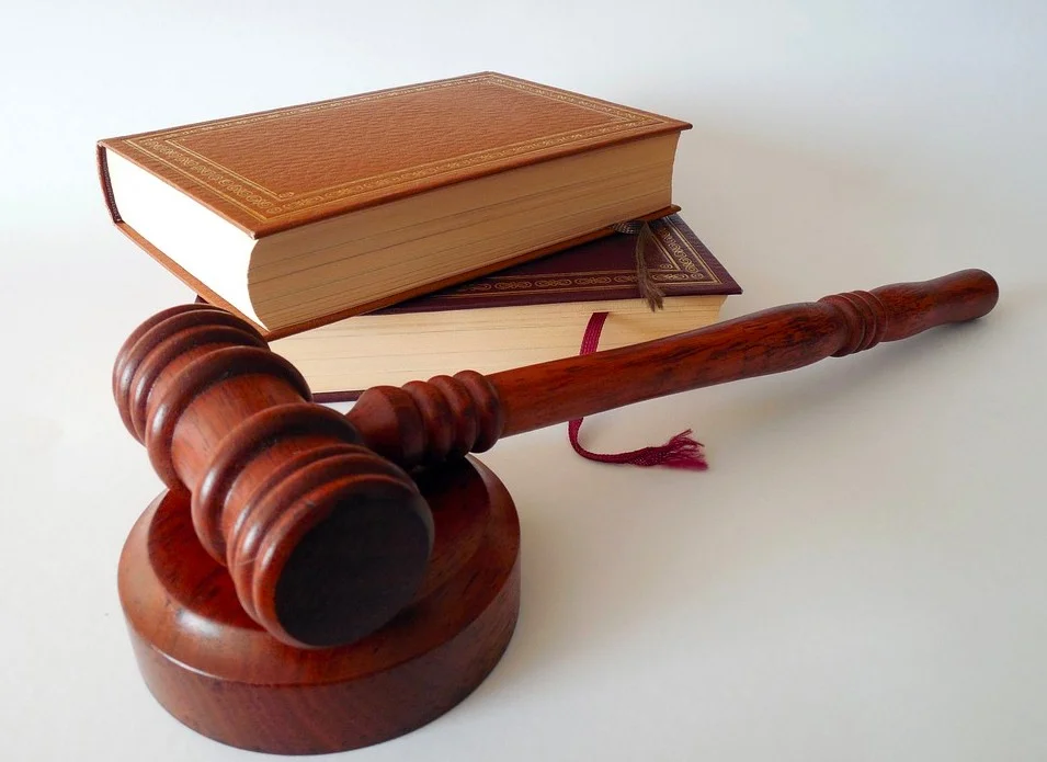 gavel_book